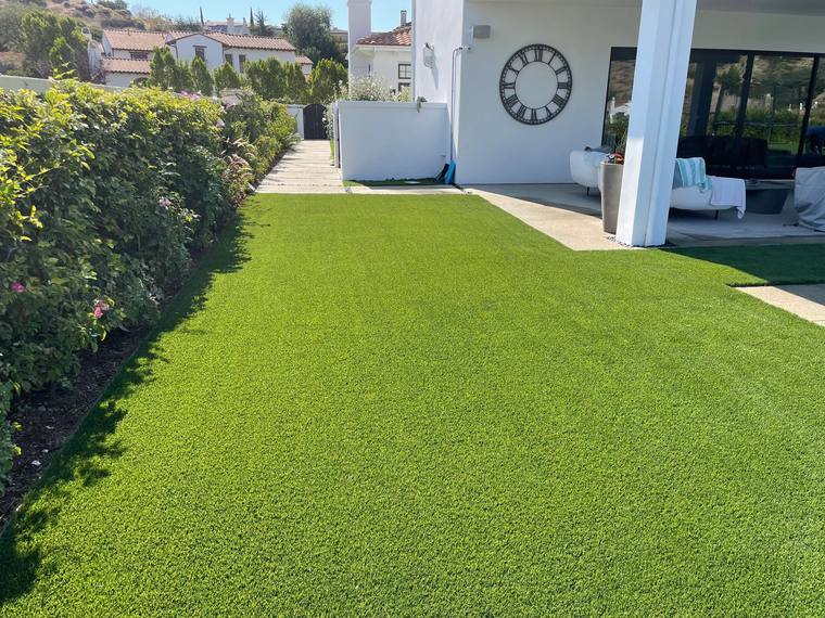Estate Pool & Grounds, photo 3 of 10
